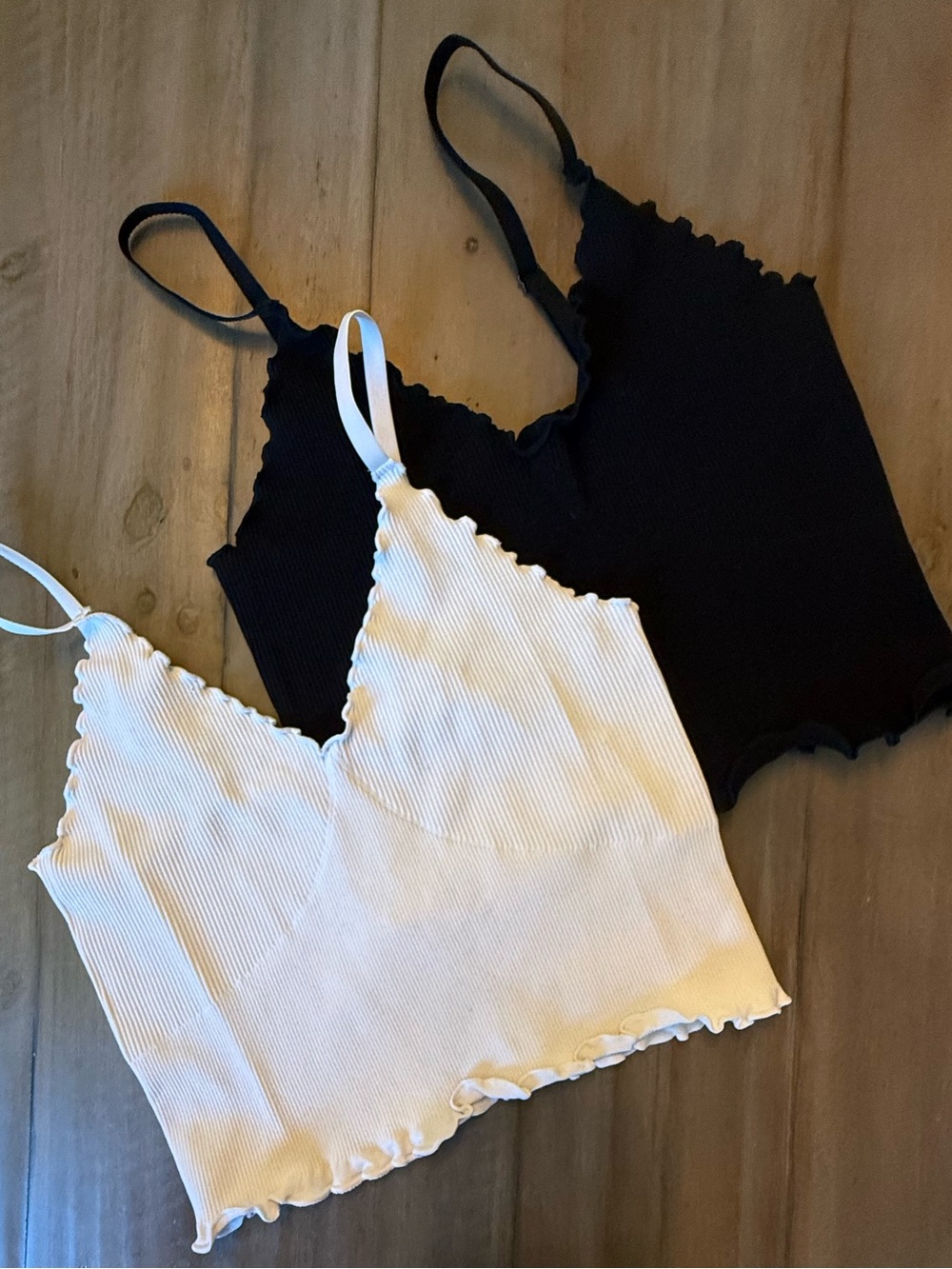 Ribbed V-Neck Lettuce Edge Camisole Tank Top - White and Black M